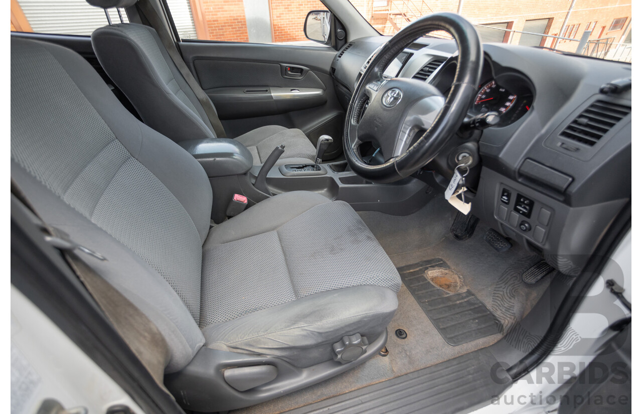 02/2013 Toyota Hilux SR5 (4x4) KUN26R MY12 Dual Cab Trayback Ute White 3.0L