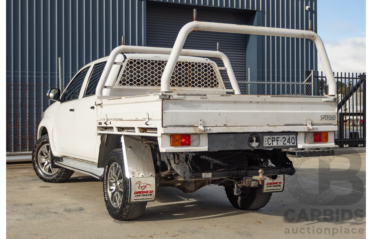 02/2013 Toyota Hilux SR5 (4x4) KUN26R MY12 Dual Cab Trayback Ute White 3.0L