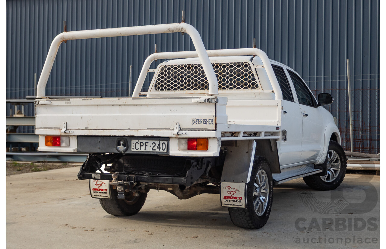 02/2013 Toyota Hilux SR5 (4x4) KUN26R MY12 Dual Cab Trayback Ute White 3.0L