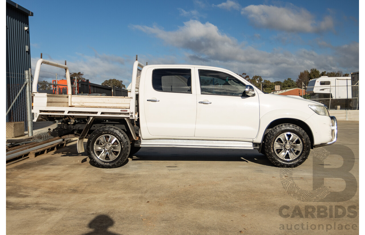 02/2013 Toyota Hilux SR5 (4x4) KUN26R MY12 Dual Cab Trayback Ute White 3.0L