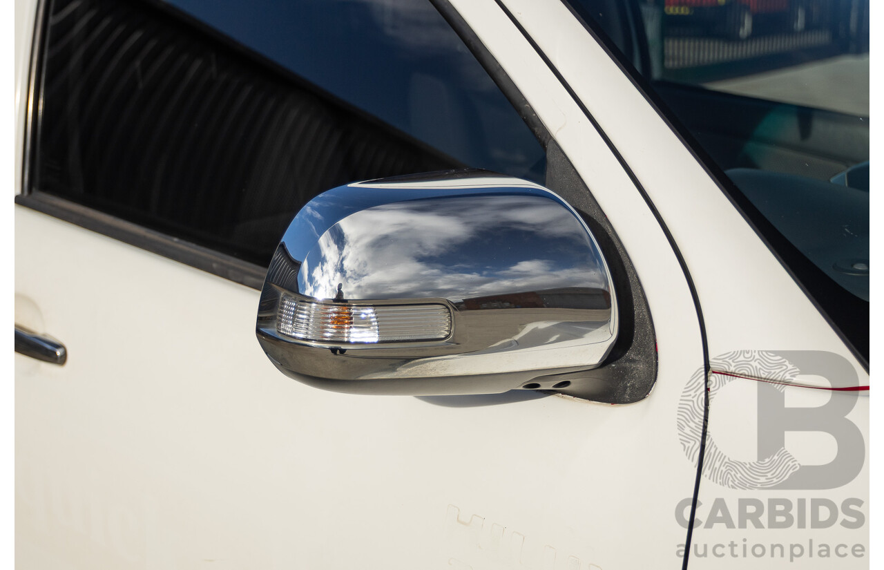 02/2013 Toyota Hilux SR5 (4x4) KUN26R MY12 Dual Cab Trayback Ute White 3.0L