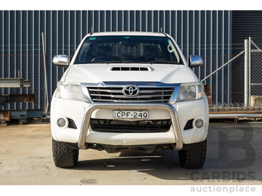 02/2013 Toyota Hilux SR5 (4x4) KUN26R MY12 Dual Cab Trayback Ute White 3.0L