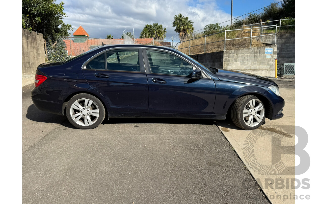 12/2012 Mercedes-Benz C200 BE RWD W204 MY12 4D Sedan Cavansite Blue Metallic 1.8L