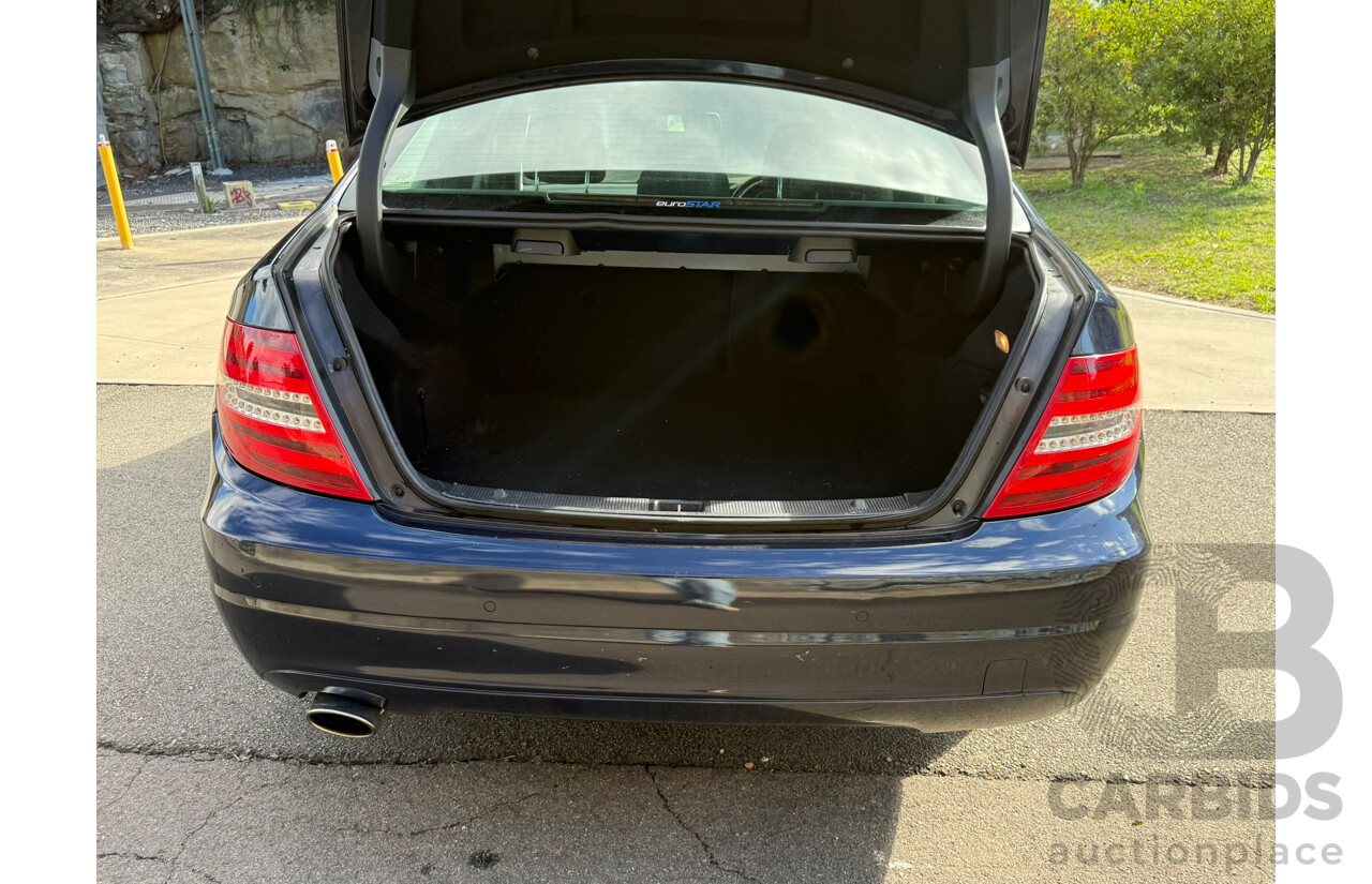 12/2012 Mercedes-Benz C200 BE RWD W204 MY12 4D Sedan Cavansite Blue Metallic 1.8L