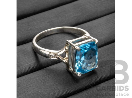 925 Sterling Silver Topaz & Diamonds Trilogy Cocktail Ring - Size Q