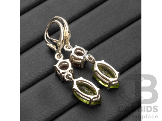 925 Sterling Silver Vintage Style Garnet & Peridot Drop Earrings - 4.27gms