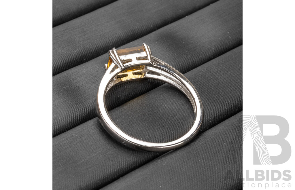 925 Sterling Silver & Citrine Solitaire Ring - Size P