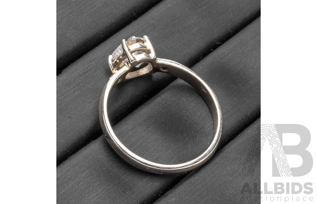 925 Sterling Silver, Moissanite & Diamond Ring - Size P