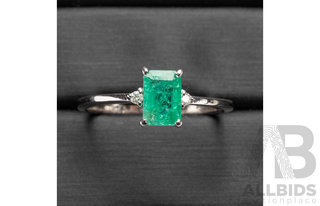 925 Sterling Silver Emerald & Diamond Trilogy Ring - Size N.5