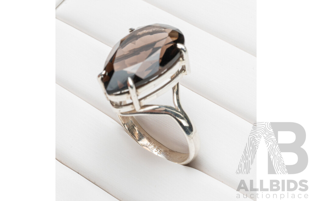 925 Sterling Silver & Smoky Quartz Cocktail Ring - Size Q