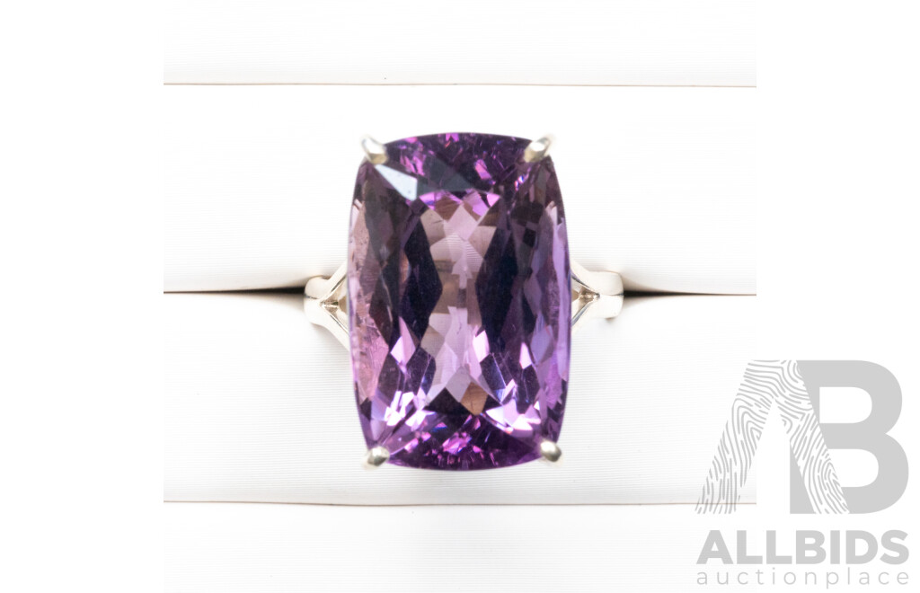 925 Sterling Silver & Large Amethyst Cocktail Ring - Size P.5