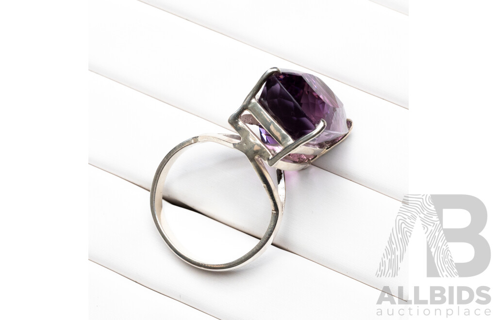 925 Sterling Silver & Large Amethyst Cocktail Ring - Size P.5