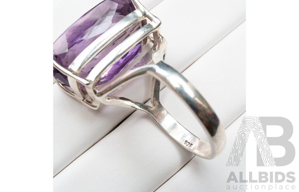 925 Sterling Silver & Large Amethyst Cocktail Ring - Size P.5