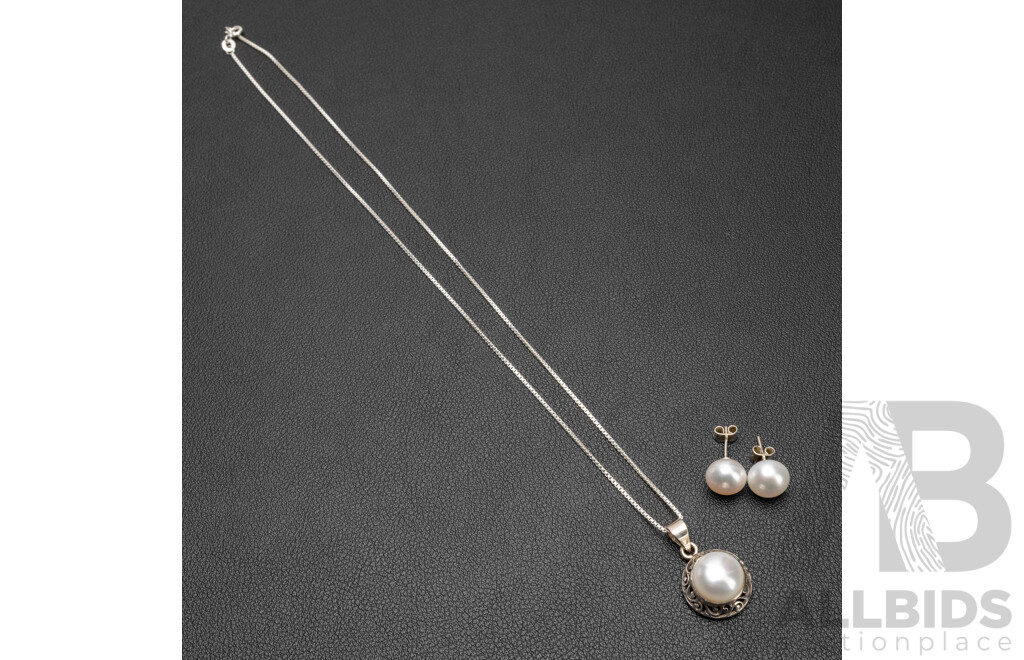 925 Sterling Silver & Cultured Pearl Necklace, Pendant & Earrings Set