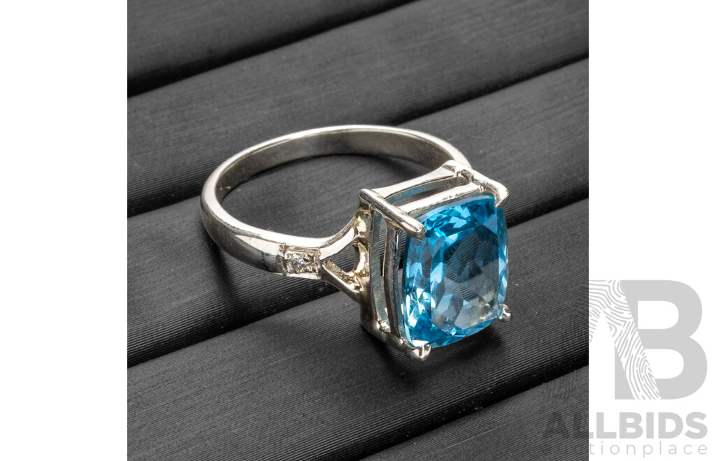 925 Sterling Silver Topaz & Diamonds Trilogy Cocktail Ring - Size Q