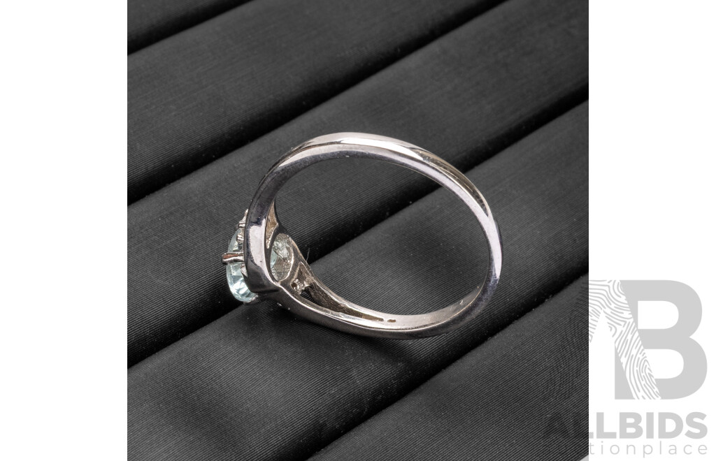 925 Sterling Silver Diamond & Aquamarine Trilogy Ring - Size O