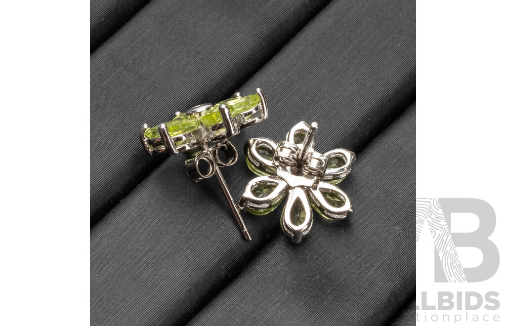 925 Sterling Silver Peridot & CZ Floral Earrings Pair