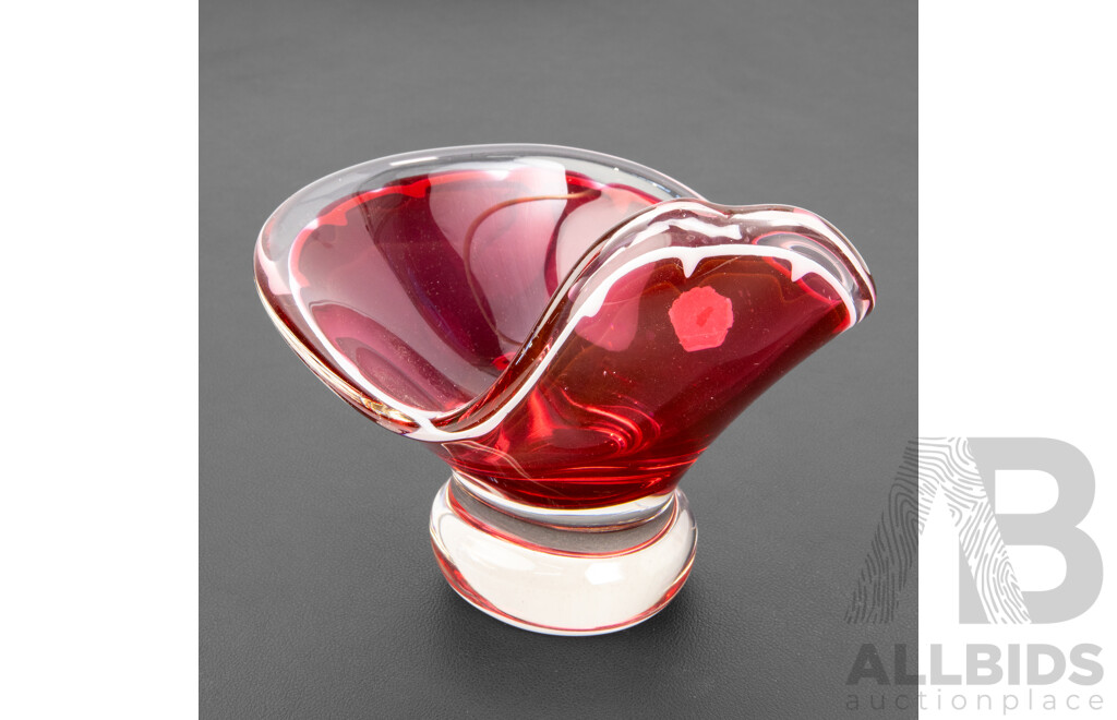 Vintage 1954 Coquille Series Sommerso Art Glass Vase by Paul Kedelv for Flygsfors