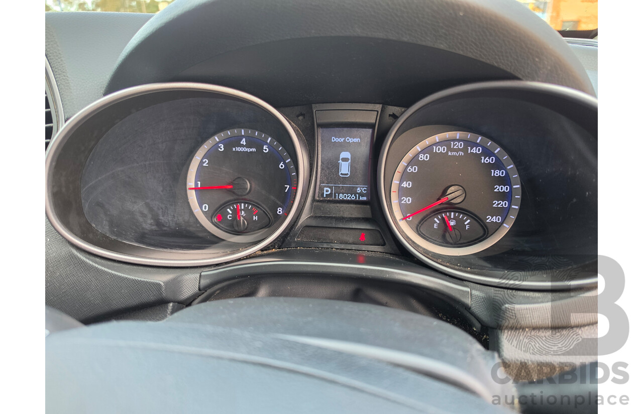 10/2014 Hyundai Santa Fe Active (AWD) DM 4D Wagon Silver 2.4L - 7 Seats