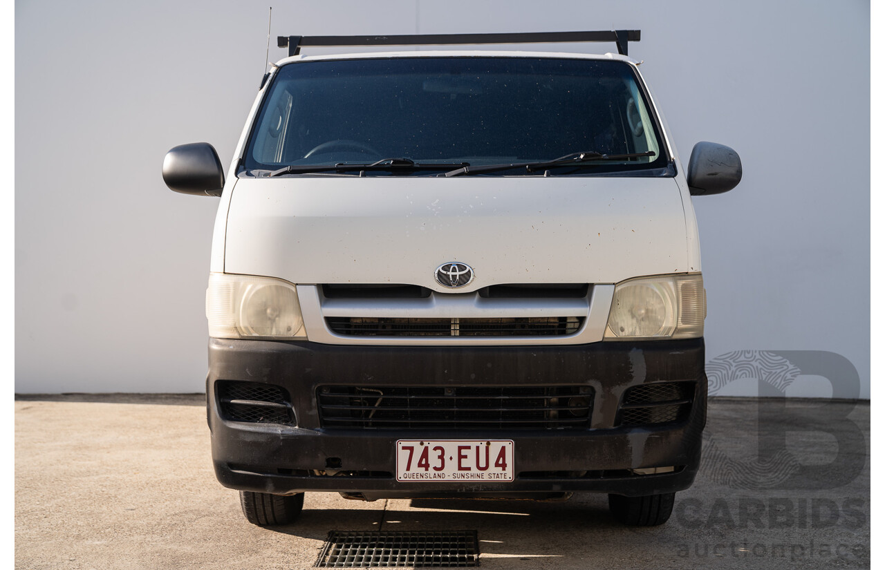 08/2005 Toyota Hiace LWB TRH201R 4d Van White 2.7L