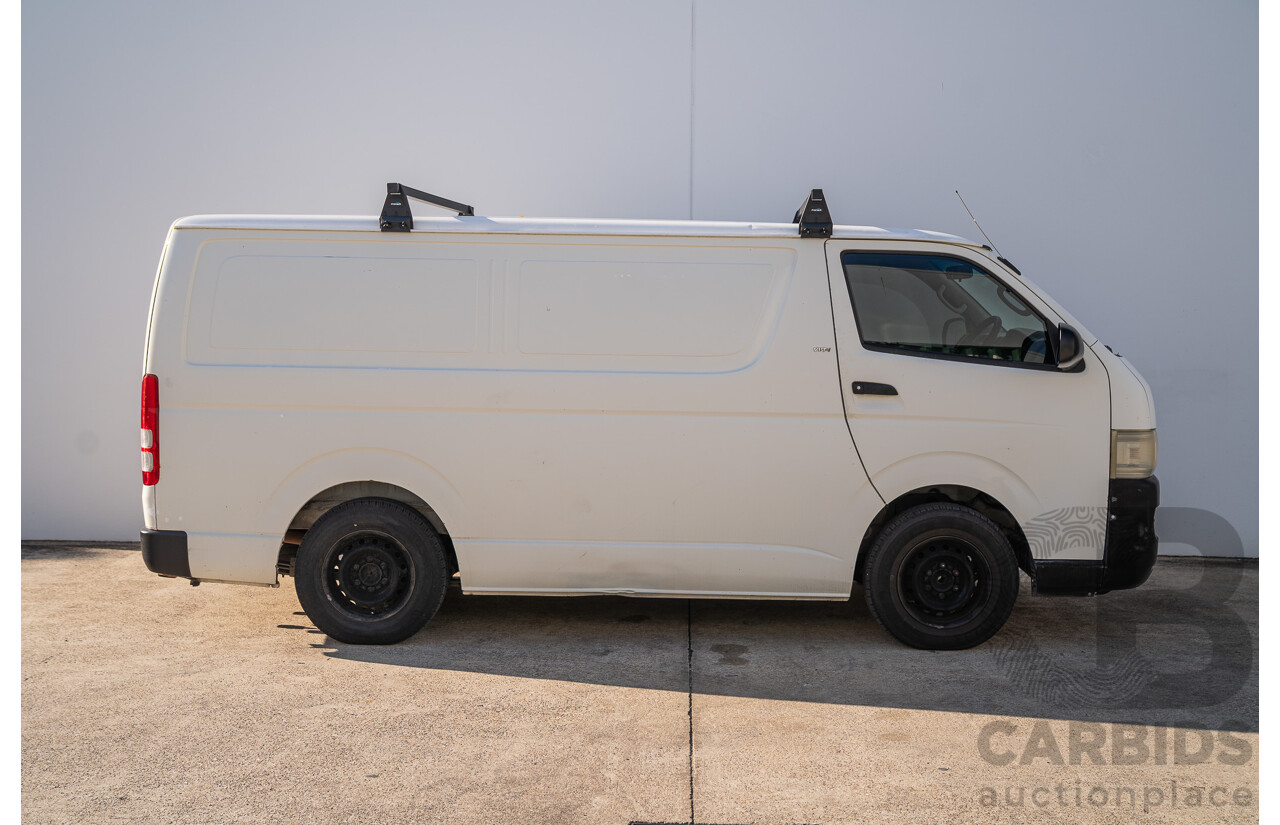08/2005 Toyota Hiace LWB TRH201R 4d Van White 2.7L