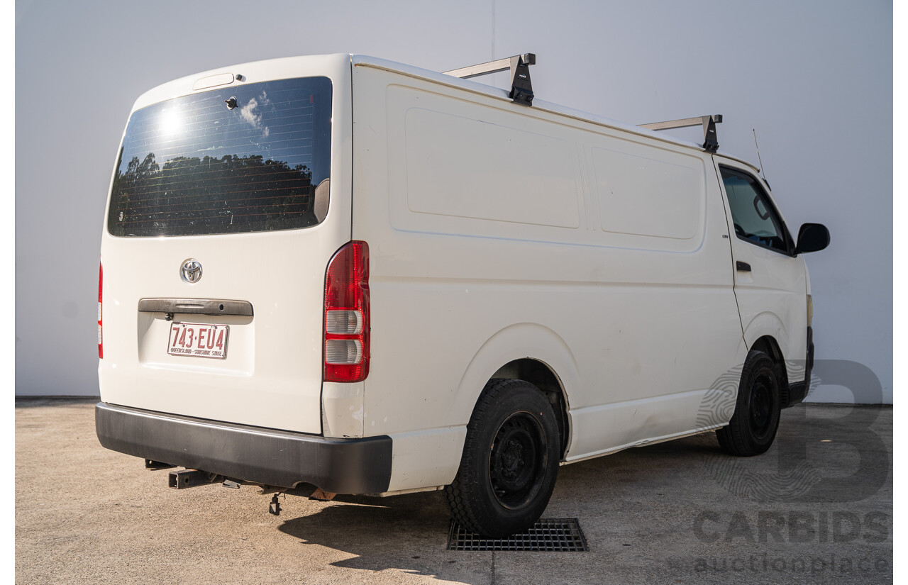 08/2005 Toyota Hiace LWB TRH201R 4d Van White 2.7L