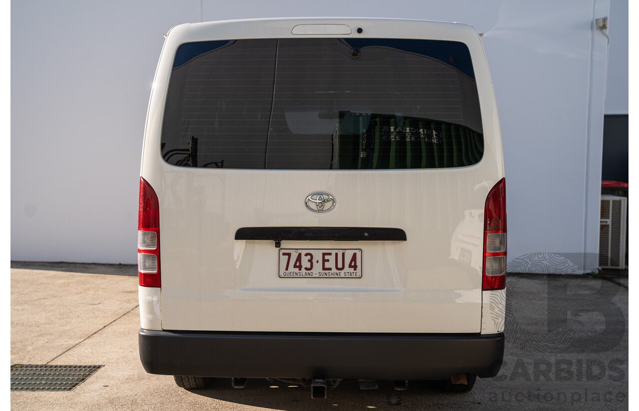 08/2005 Toyota Hiace LWB TRH201R 4d Van White 2.7L