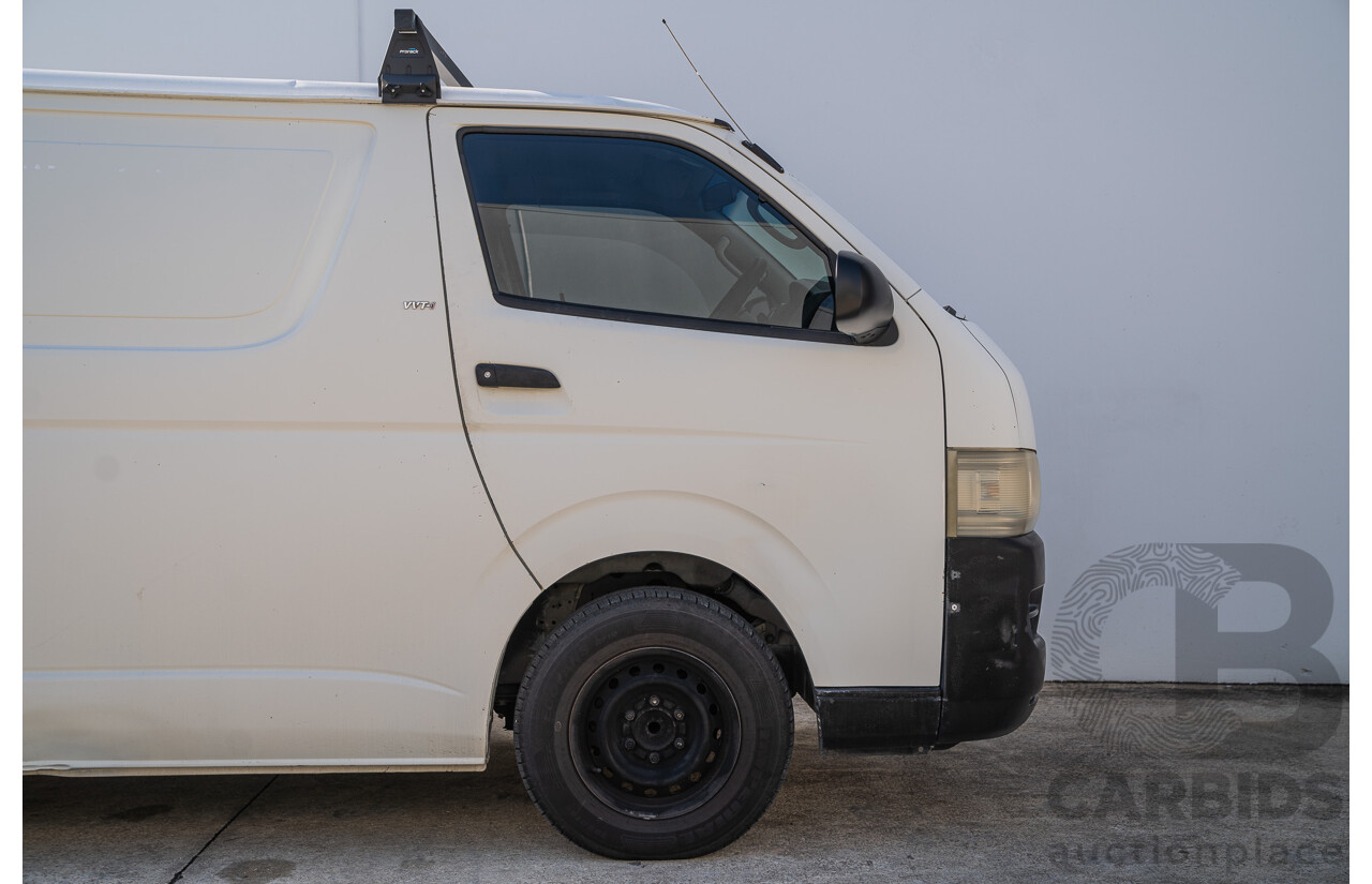 08/2005 Toyota Hiace LWB TRH201R 4d Van White 2.7L