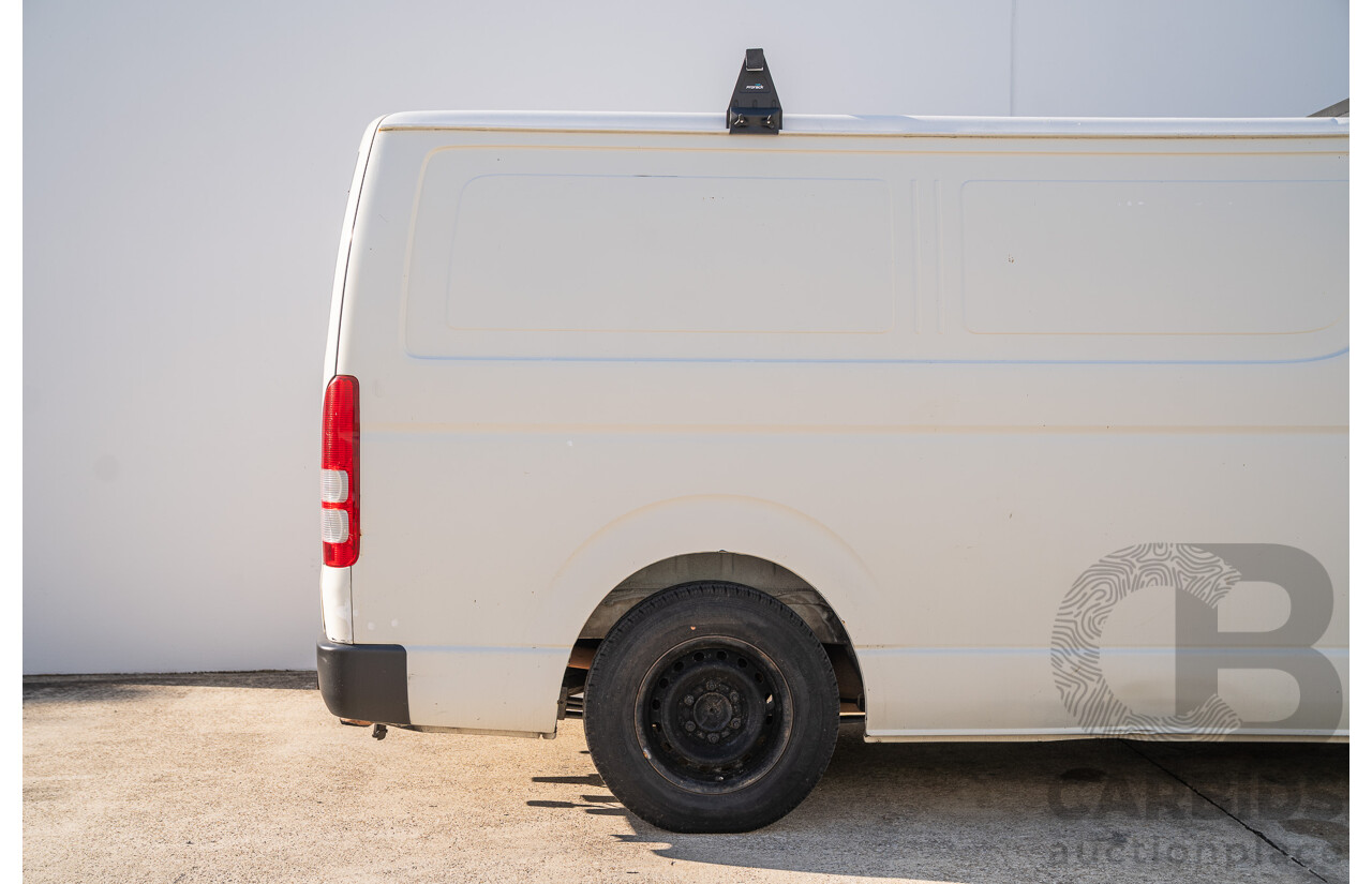 08/2005 Toyota Hiace LWB TRH201R 4d Van White 2.7L