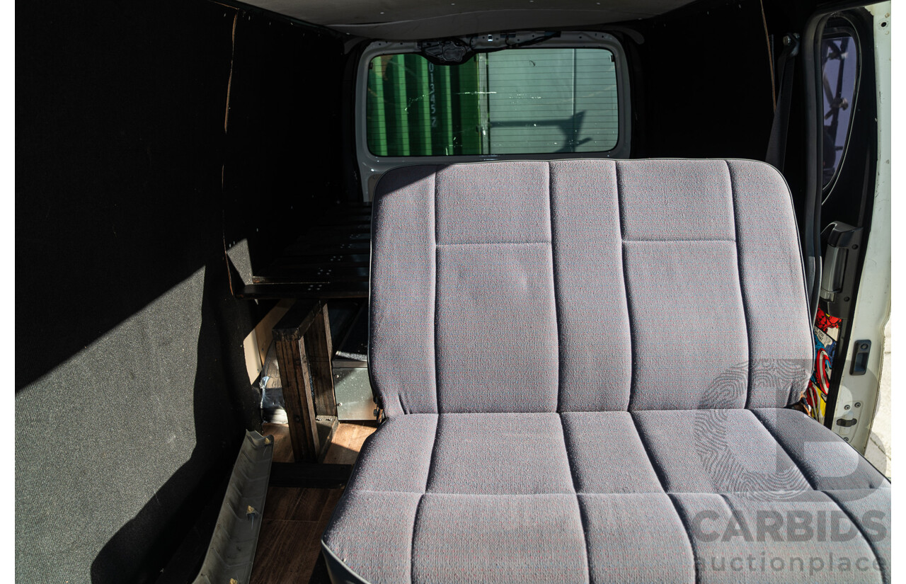 08/2005 Toyota Hiace LWB TRH201R 4d Van White 2.7L