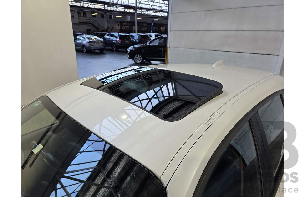 2/2015 BMW 116i Sport F20 MY15 5d Hatchback Mineral White Metallic Turbo 1.6L