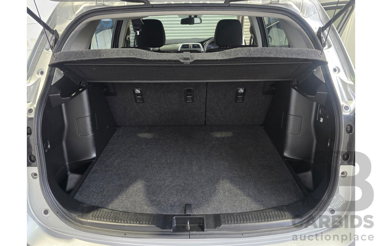 10/2015 Suzuki S-Cross GLX JY 4D Wagon Silky Silver Metallic 1.6L