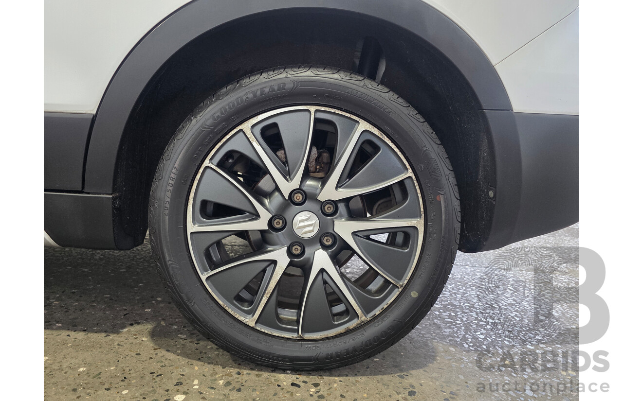 10/2015 Suzuki S-Cross GLX JY 4D Wagon Silky Silver Metallic 1.6L
