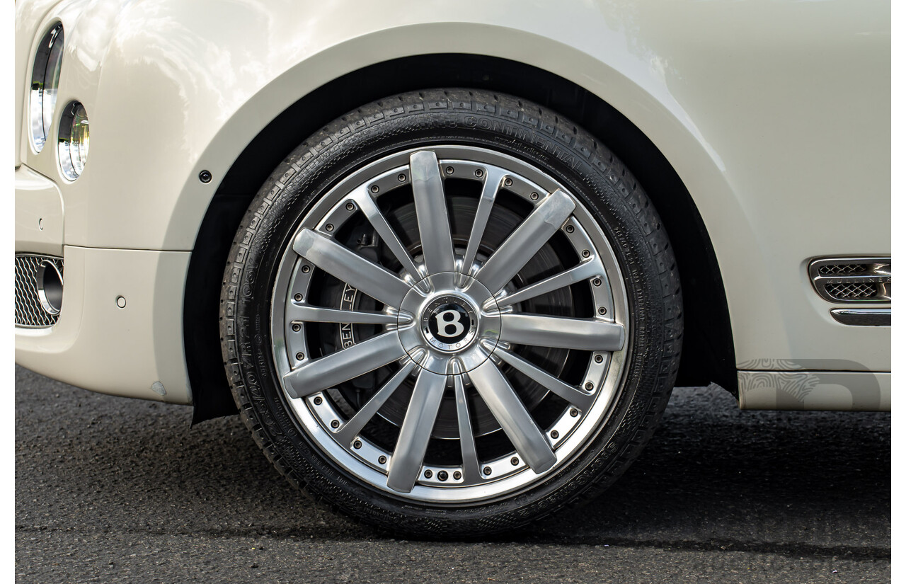 08/2013 Bentley Mulsanne (Mulliner & Premiere Specification) 3Y 4d Sedan Ghost Pearl White Twin Turbo V8 6.8L