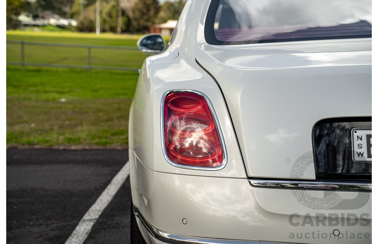 08/2013 Bentley Mulsanne (Mulliner & Premiere Specification) 3Y 4d Sedan Ghost Pearl White Twin Turbo V8 6.8L
