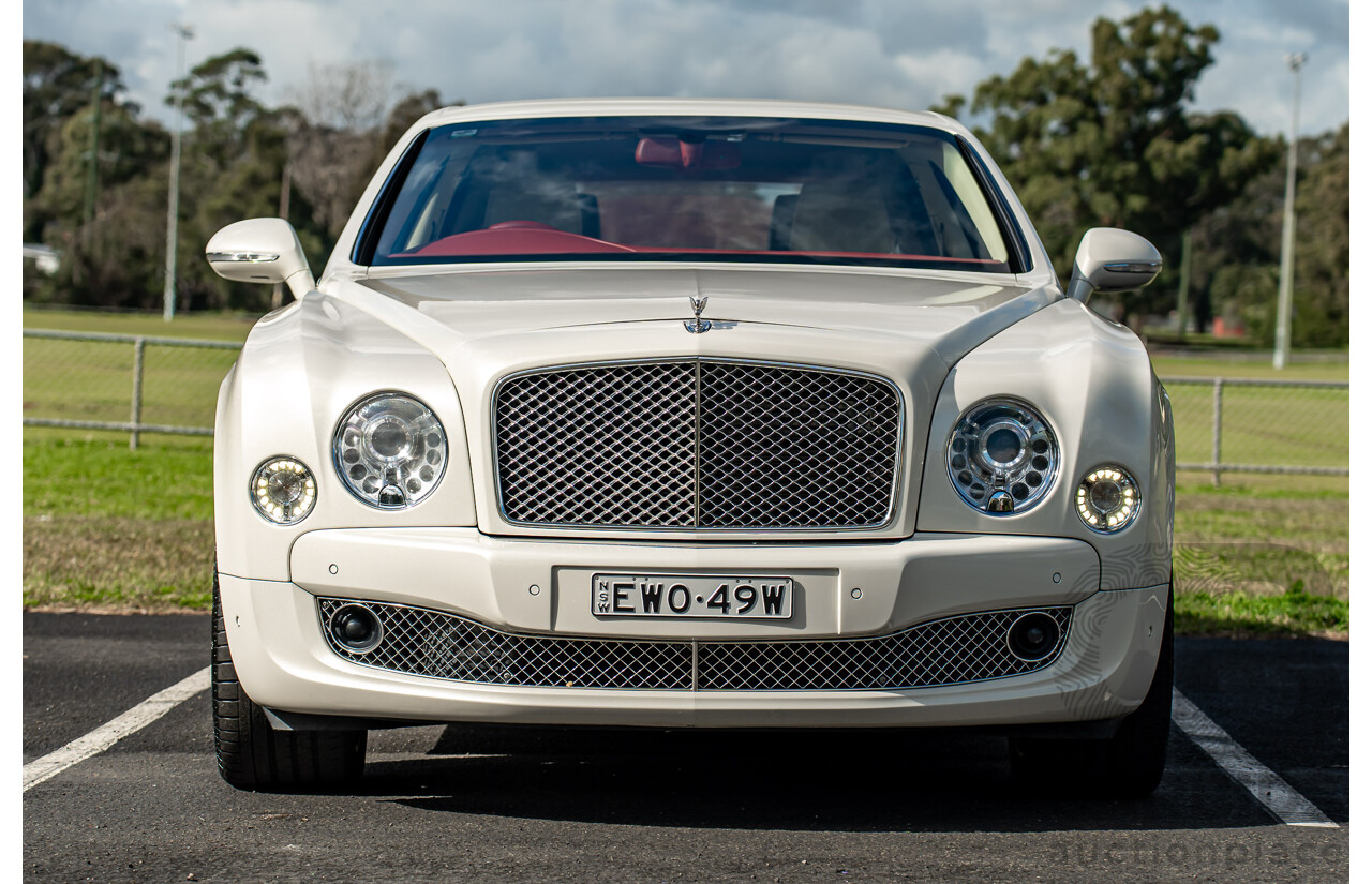 08/2013 Bentley Mulsanne (Mulliner & Premiere Specification) 3Y 4d Sedan Ghost Pearl White Twin Turbo V8 6.8L
