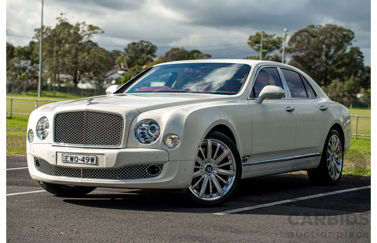 08/2013 Bentley Mulsanne (Mulliner & Premiere Specification) 3Y 4d Sedan Ghost Pearl White Twin Turbo V8 6.8L