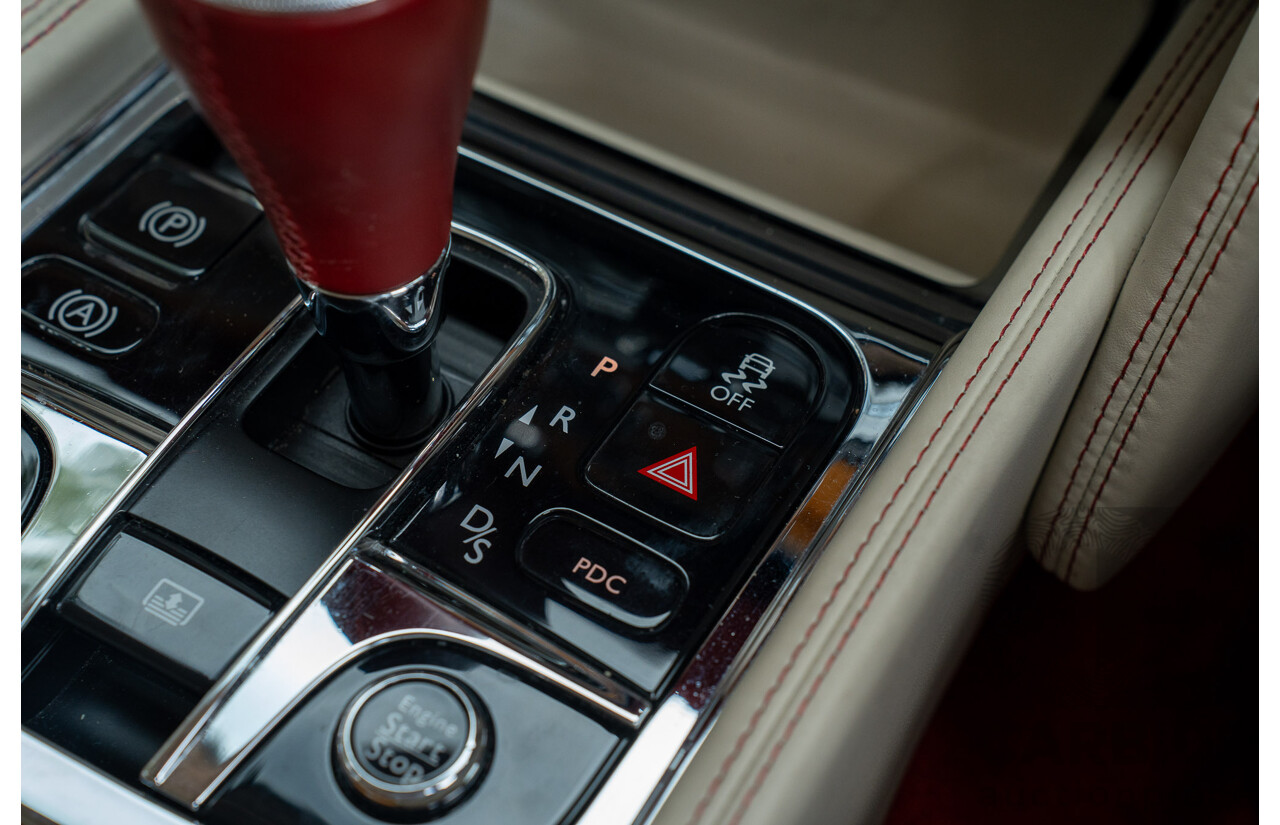 08/2013 Bentley Mulsanne (Mulliner & Premiere Specification) 3Y 4d Sedan Ghost Pearl White Twin Turbo V8 6.8L