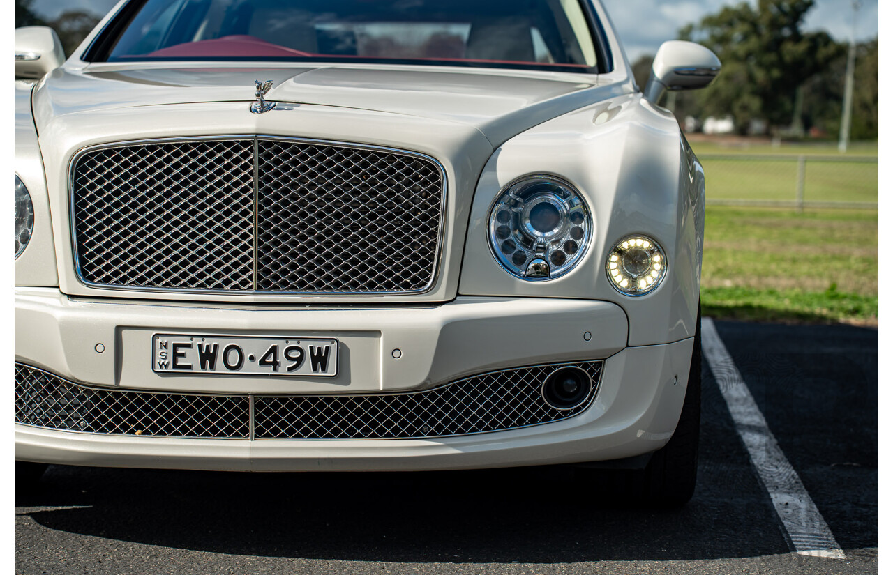 08/2013 Bentley Mulsanne (Mulliner & Premiere Specification) 3Y 4d Sedan Ghost Pearl White Twin Turbo V8 6.8L