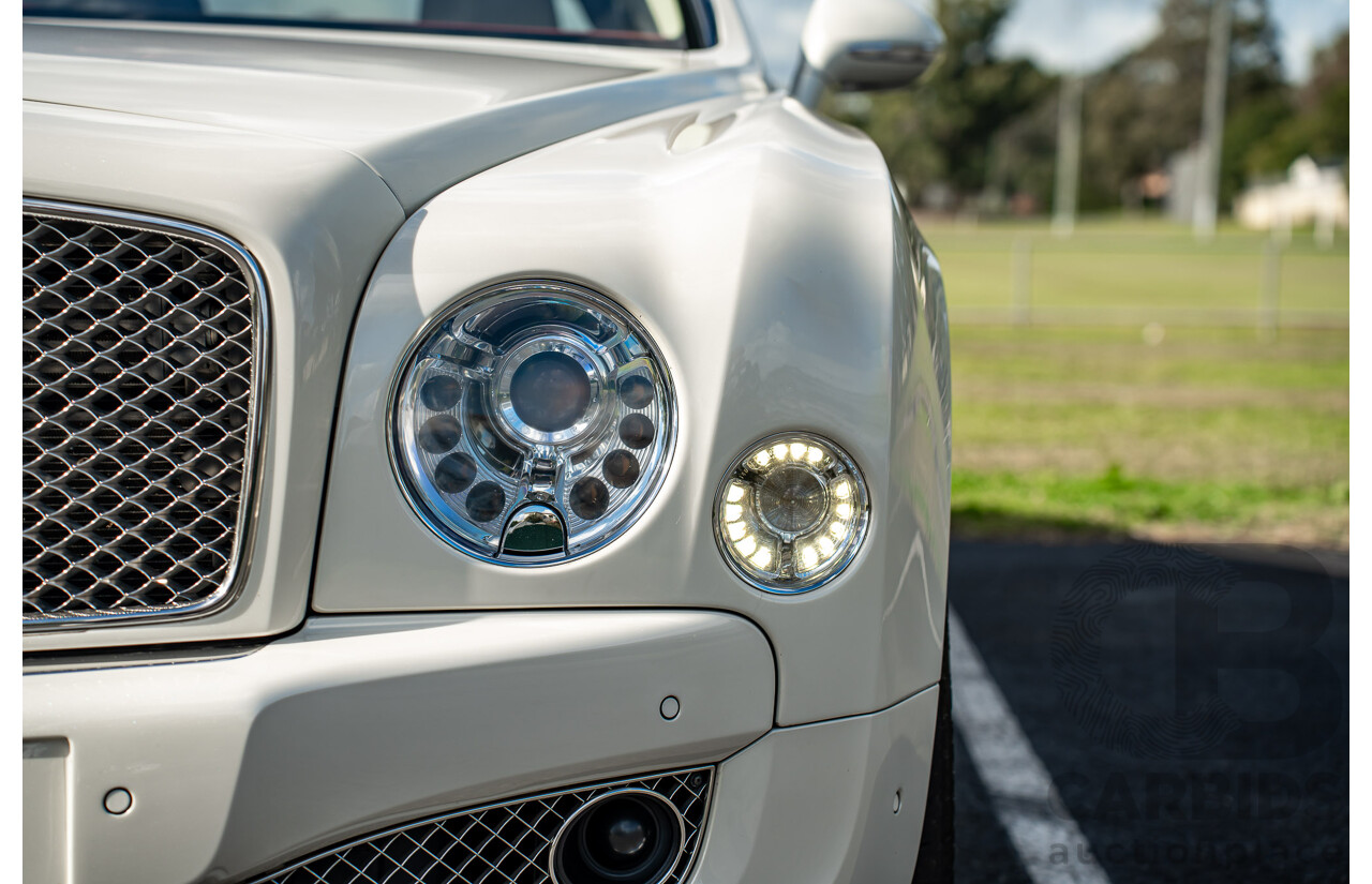08/2013 Bentley Mulsanne (Mulliner & Premiere Specification) 3Y 4d Sedan Ghost Pearl White Twin Turbo V8 6.8L