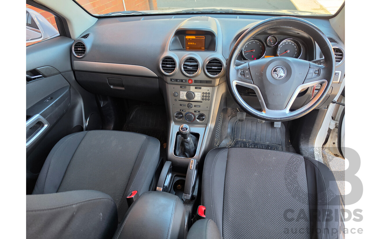 11/2010 Holden Captiva 5  CG MY10 4d Wagon White 2.4L