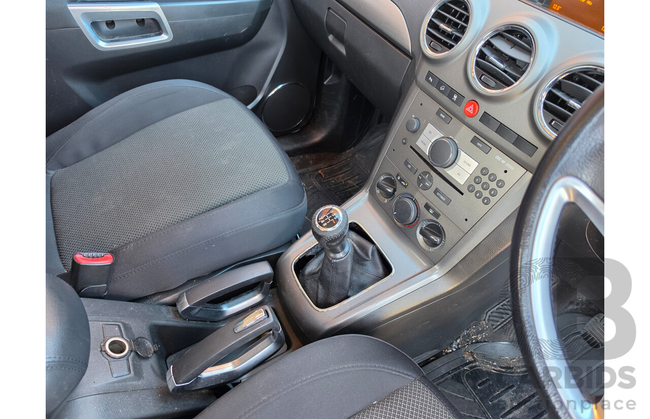 11/2010 Holden Captiva 5  CG MY10 4d Wagon White 2.4L