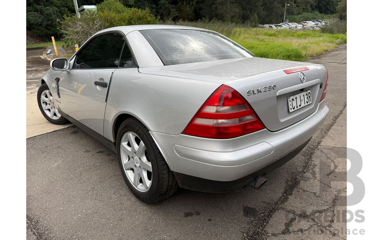 01/2000 Mercedes-Benz Slk230 KOMPRESSOR RWD 2D Convertible Brilliant Silver Metallic 2.3L