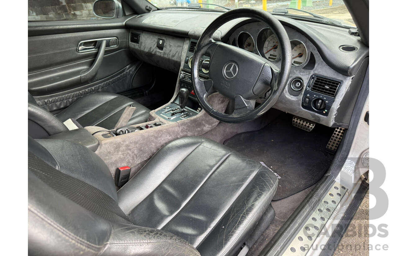 01/2000 Mercedes-Benz Slk230 KOMPRESSOR RWD 2D Convertible Brilliant Silver Metallic 2.3L