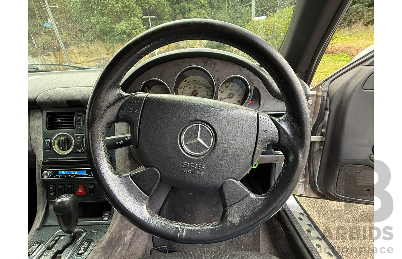01/2000 Mercedes-Benz Slk230 KOMPRESSOR RWD 2D Convertible Brilliant Silver Metallic 2.3L