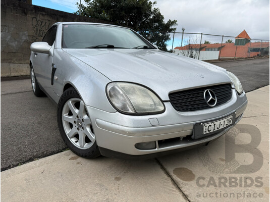 01/2000 Mercedes-Benz Slk230 KOMPRESSOR RWD 2D Convertible Brilliant Silver Metallic 2.3L