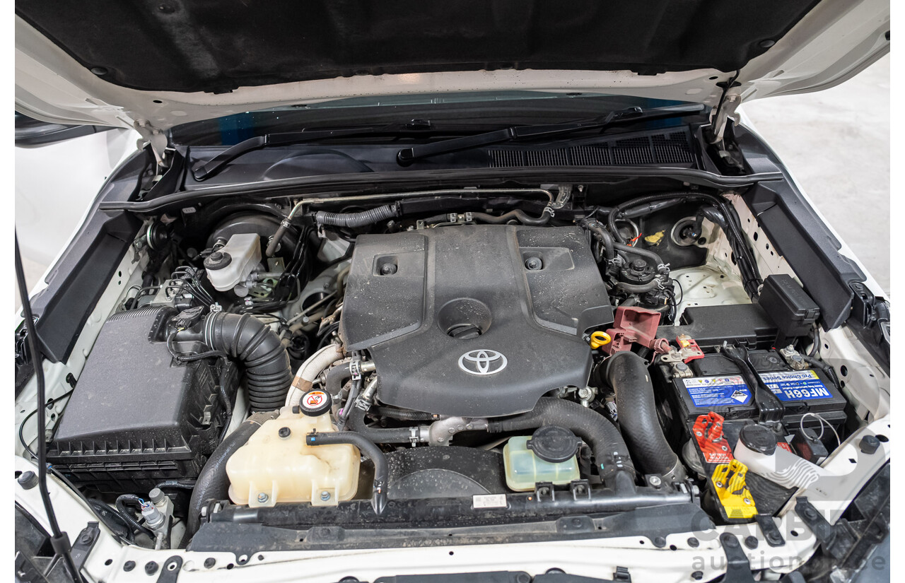 12/2022 Toyota Hilux SR (4x4) GUN126R Double C/Chas White Turbo Diesel 2.8L