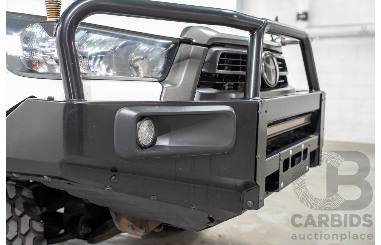 12/2022 Toyota Hilux SR (4x4) GUN126R Double C/Chas White Turbo Diesel 2.8L