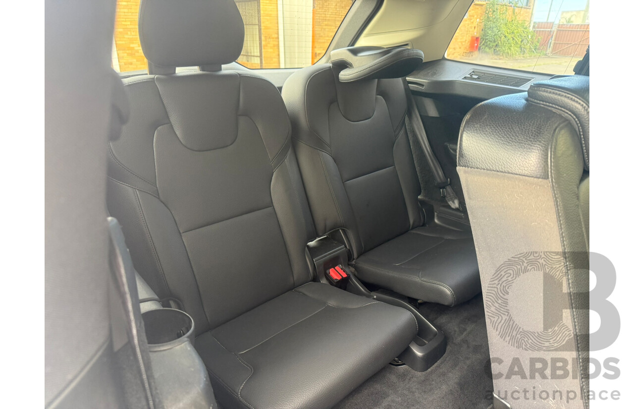 01/2021 Volvo XC90 D5 Momentum (AWD) 256 MY21 4d Wagon Thunder Grey Twin-turbo Diesel 2.0L 7 seat
