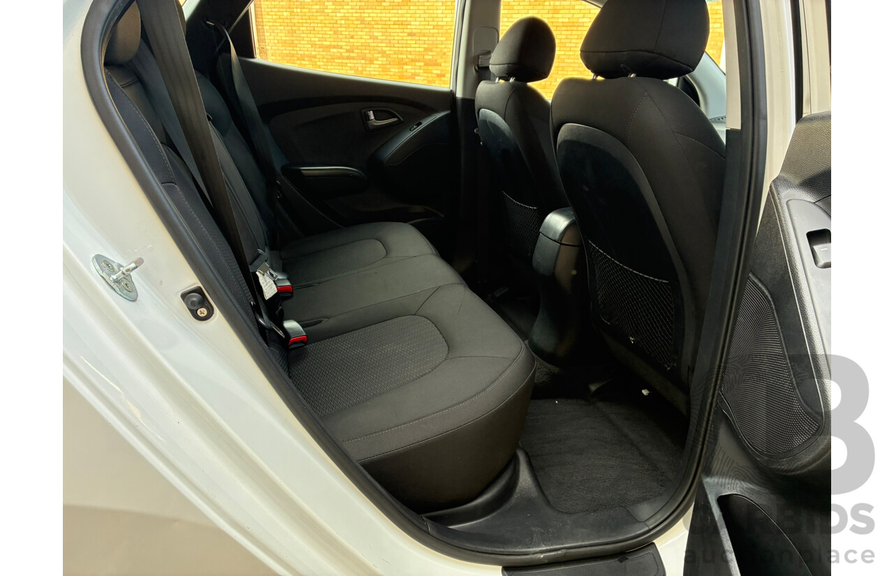 3/2015 Hyundai Ix35 Active LM Series II 4d Wagon White 2.0L
